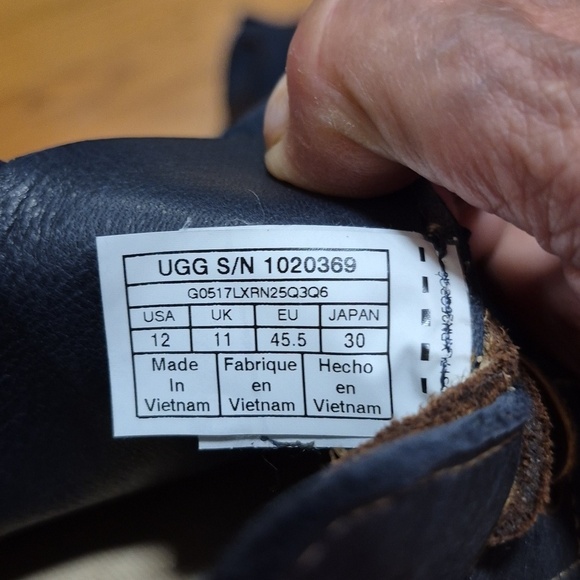 UGG Men\'s Sz. 12 Neumel Unlined Leather Chukka Boot In Dark Blue main image 5